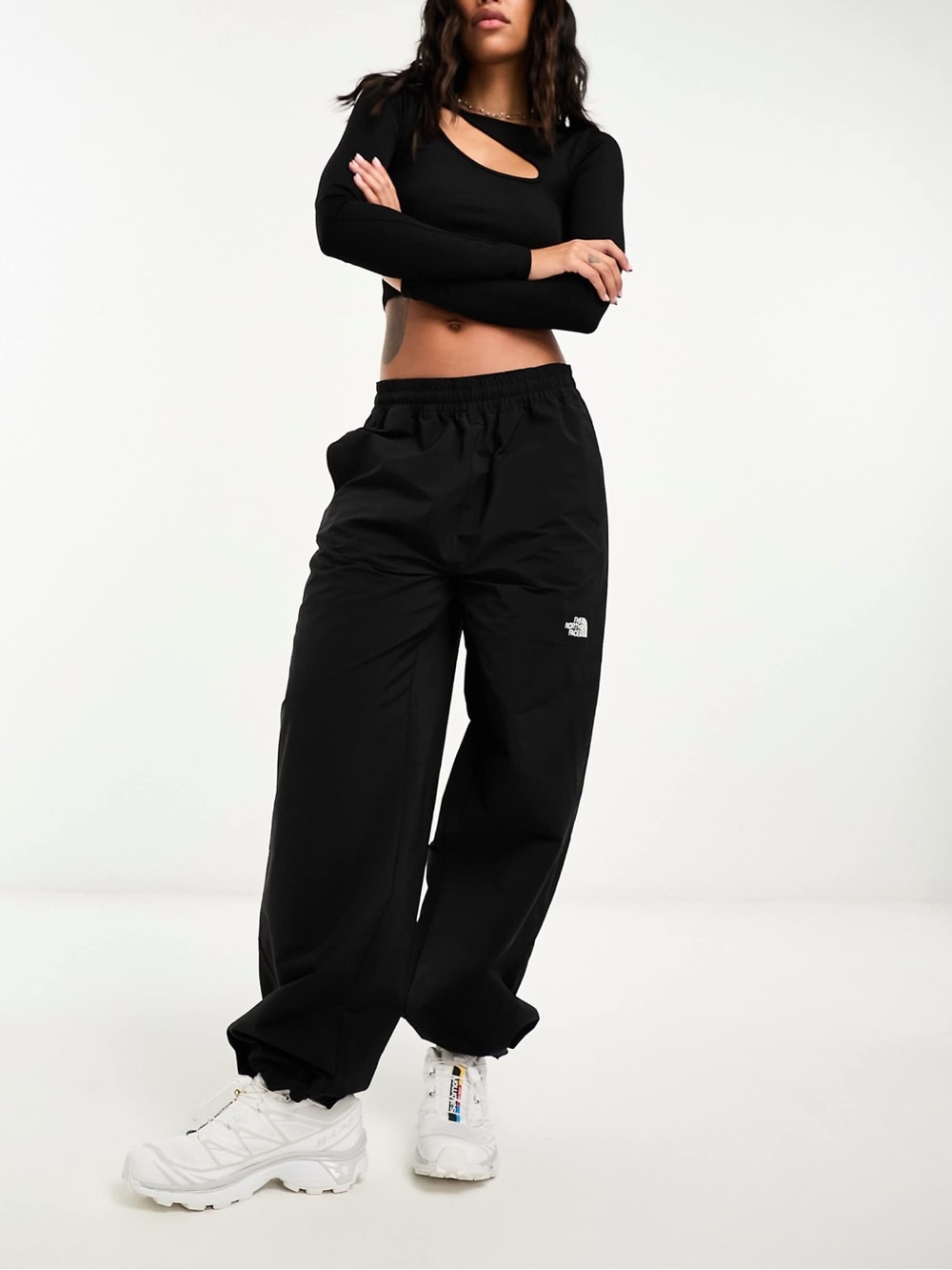 NWOT Women’s The North Face Black Easy Wind Track Pants  size Large